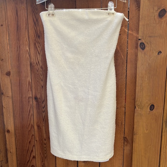 Carabella shimmering strapless dress & feather shrug. Large. Holiday dress - Picture 12 of 16